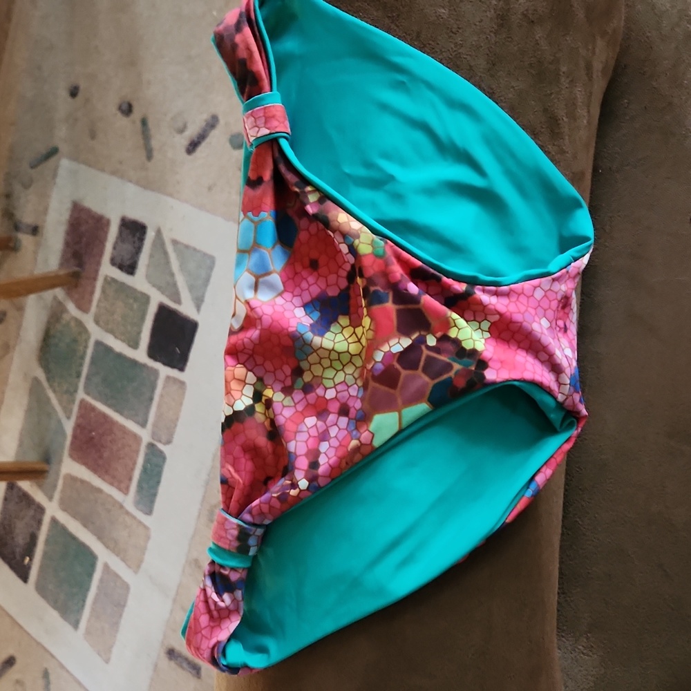 Reversable Bikini - Picture 3 of 6